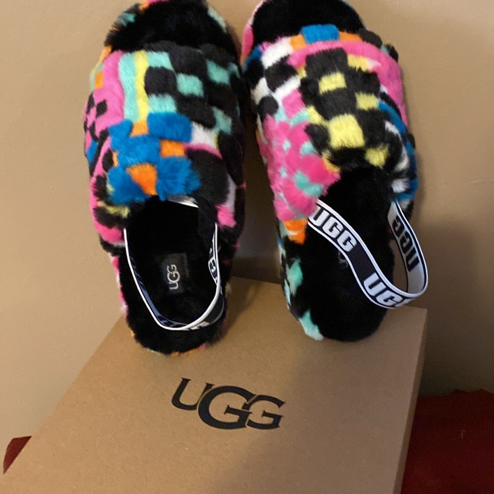 UGG Fluffy Yeah Slide Checks (6)